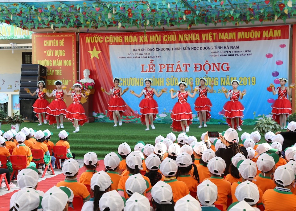 130.000[-]trẻ[-]em[-]mầm[-]non[-]và[-]tiểu[-]học[-]tỉnh[-]Hà[-]Nam[-]thụ[-]hưởng[-]chương[-]trình[-]Sữa[-]học[-]đường